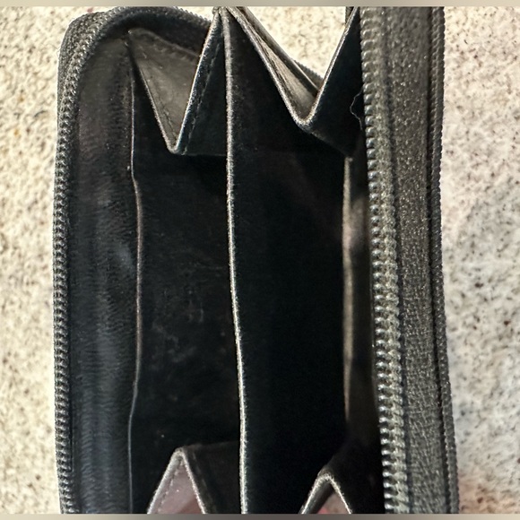 Gucci Black Canvas Compact Zippy Wallet - Picture 3 of 4